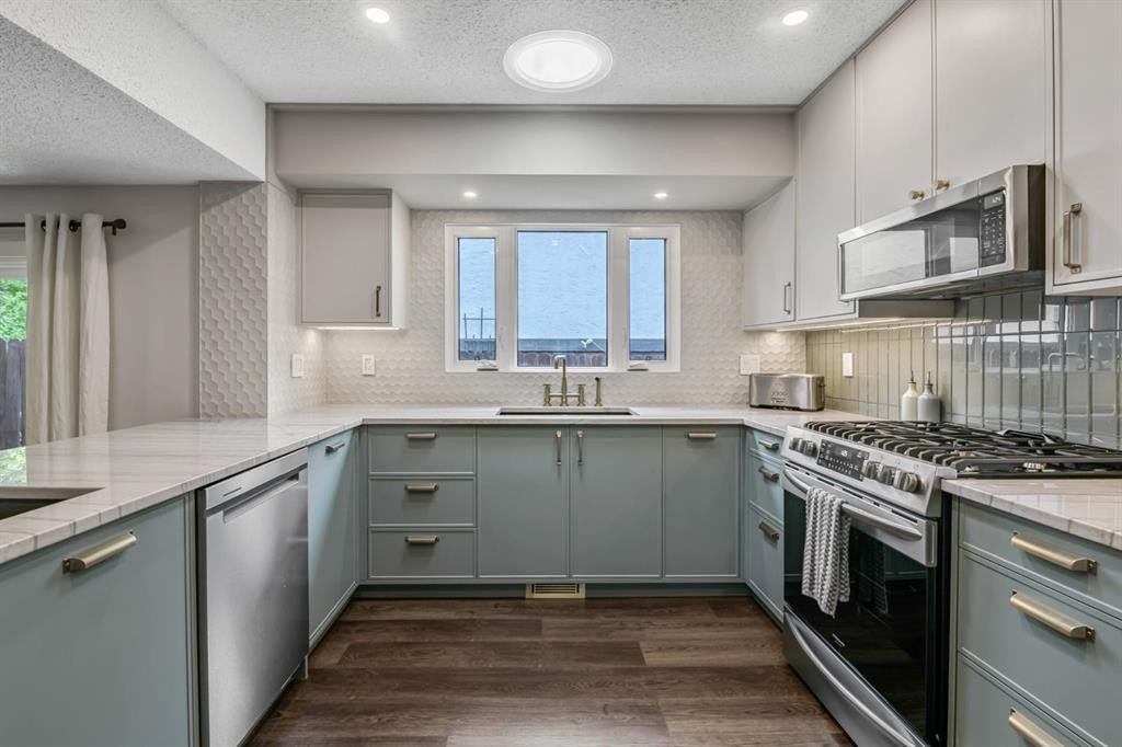 263 Silvergrove Place Nw, Calgary, AB
