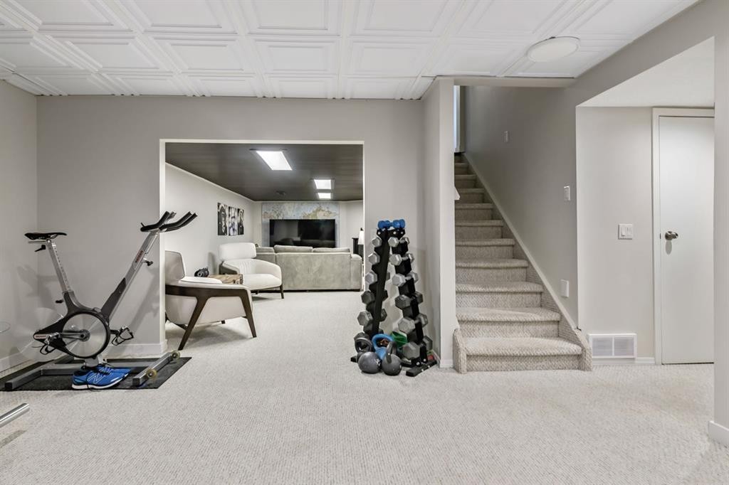 263 Silvergrove Place Nw, Calgary, AB