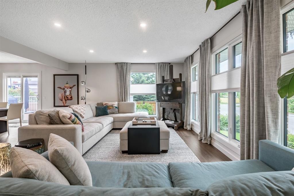 263 Silvergrove Place Nw, Calgary, AB