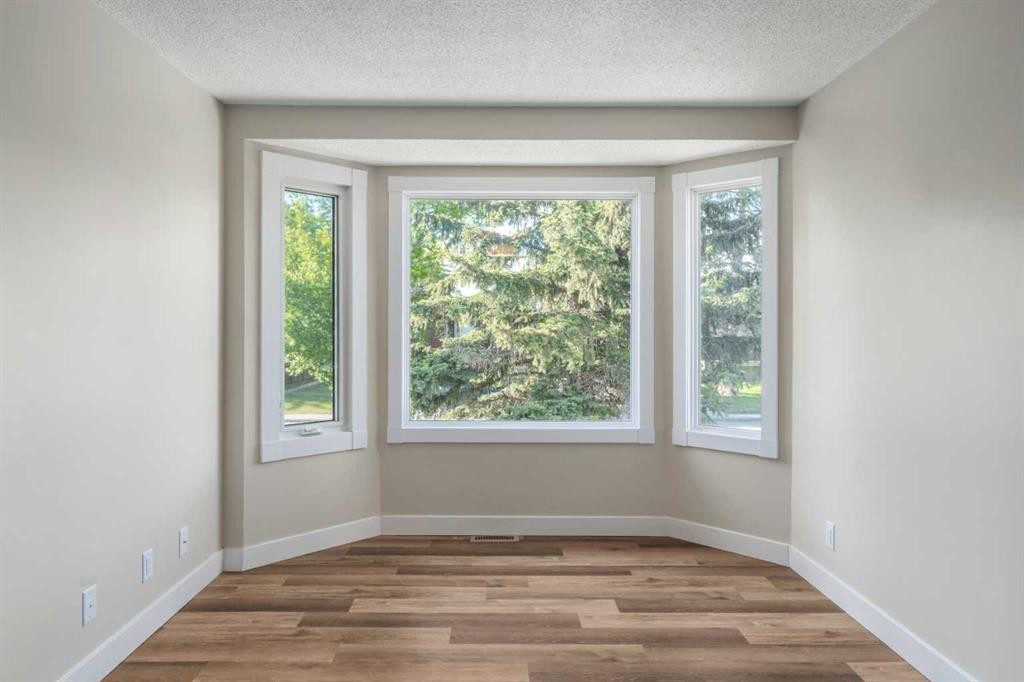7609 36 Avenue Nw, Calgary, AB