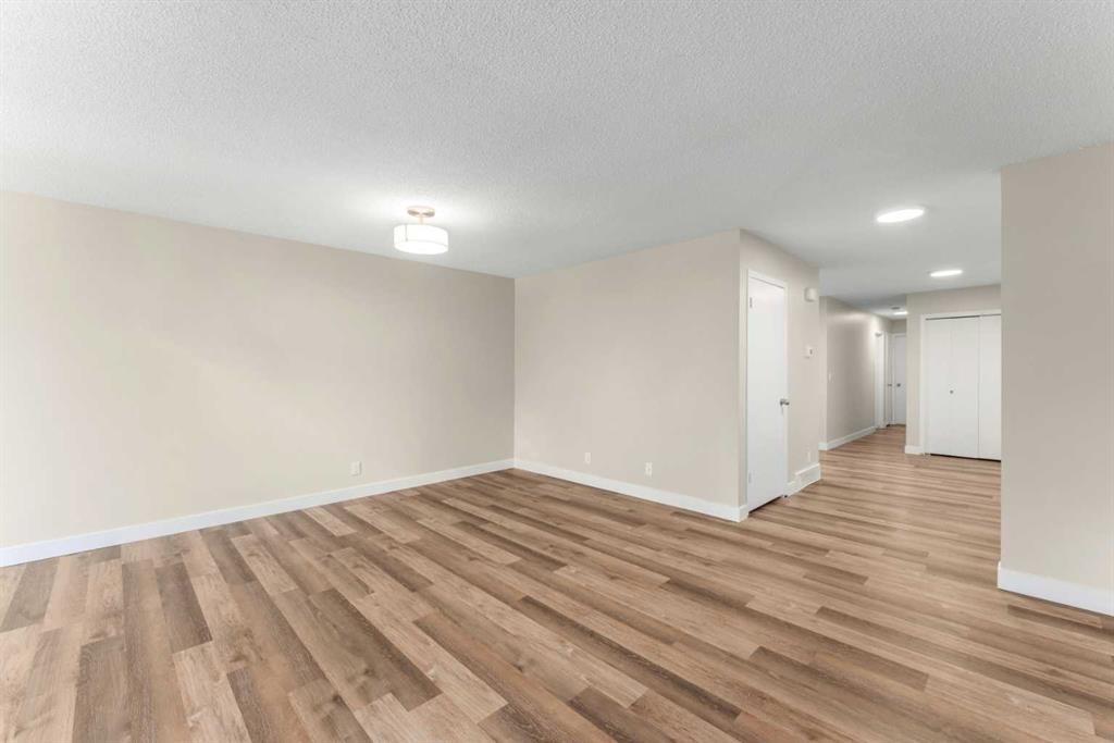 7609 36 Avenue Nw, Calgary, AB