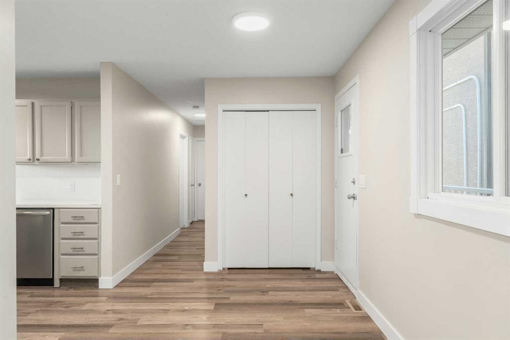 7609 36 Avenue Nw, Calgary, AB