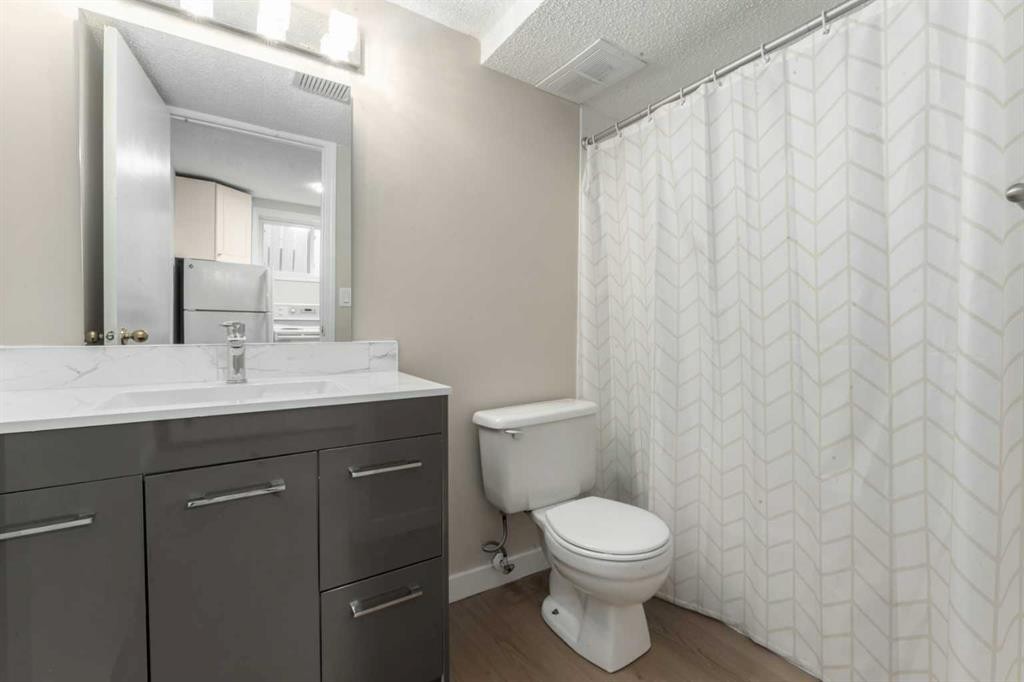7609 36 Avenue Nw, Calgary, AB