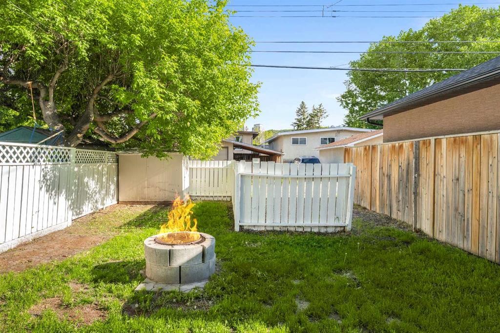 7609 36 Avenue Nw, Calgary, AB