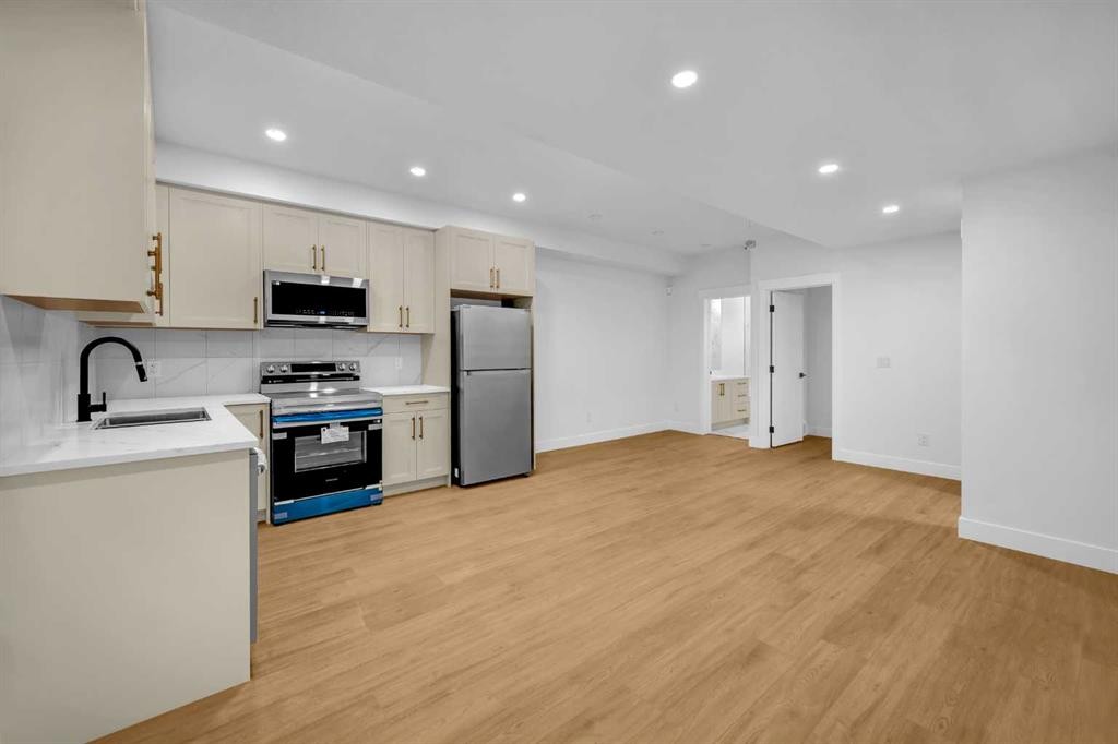 2437 52 Avenue Sw, Calgary, AB