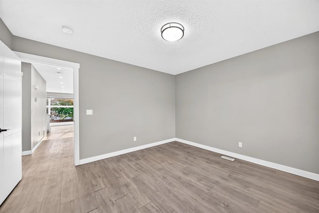 2703 60 Street Ne, Calgary, AB