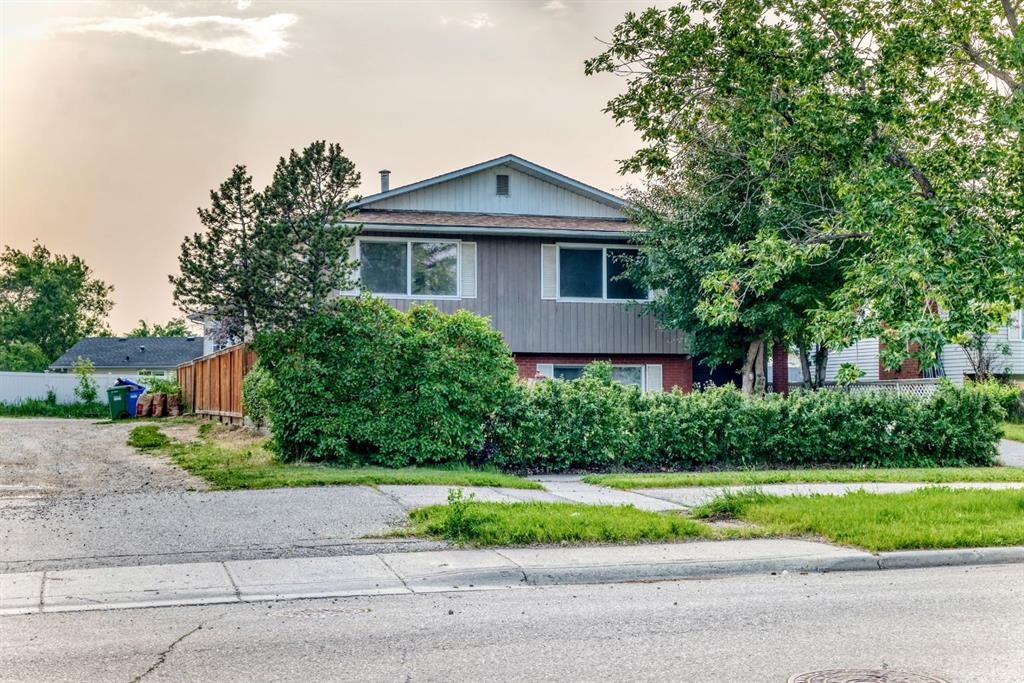 2703 60 Street Ne, Calgary, AB