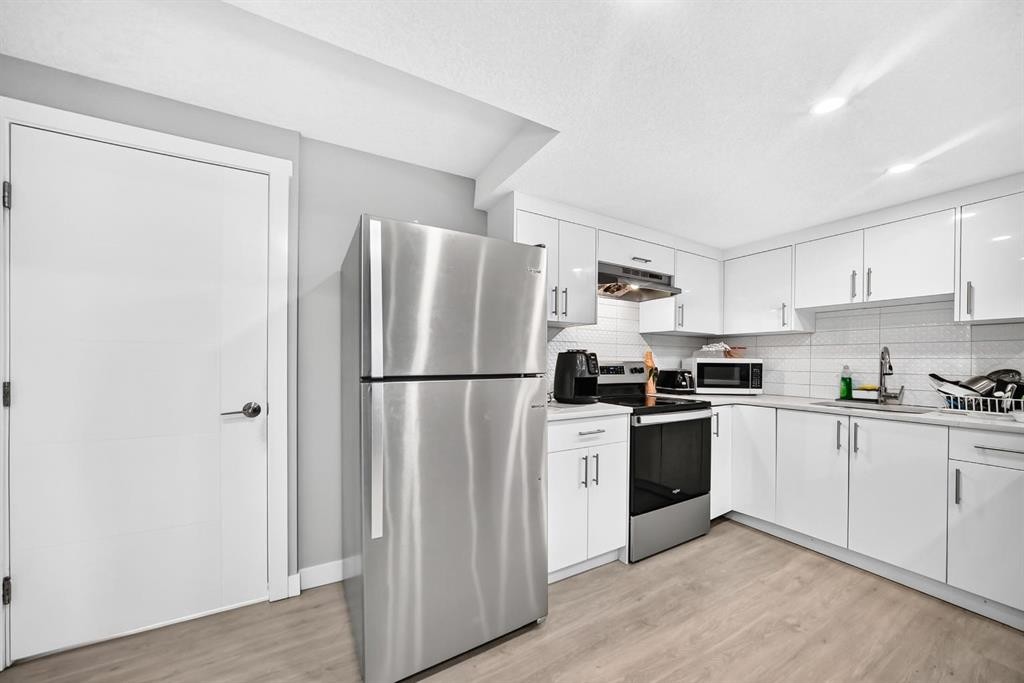 2703 60 Street Ne, Calgary, AB