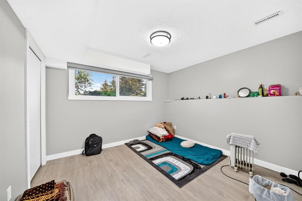 2703 60 Street Ne, Calgary, AB