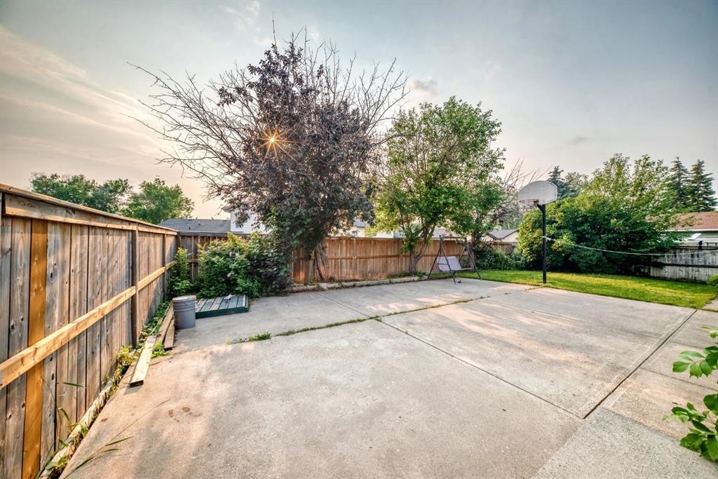 2703 60 Street Ne, Calgary, AB