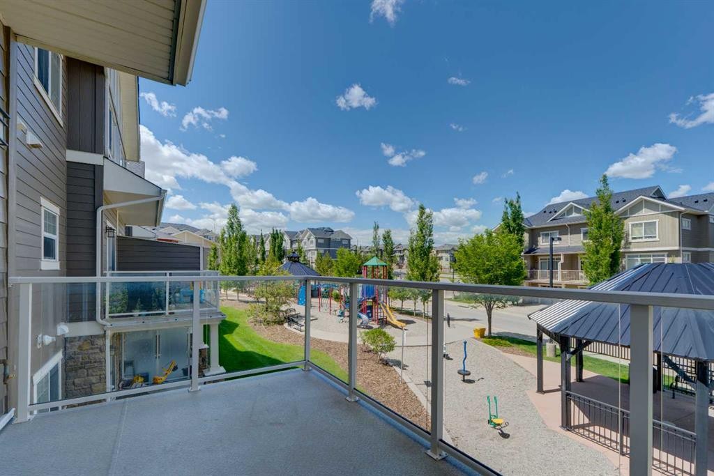 558 Evanston Manor Nw, Calgary, AB