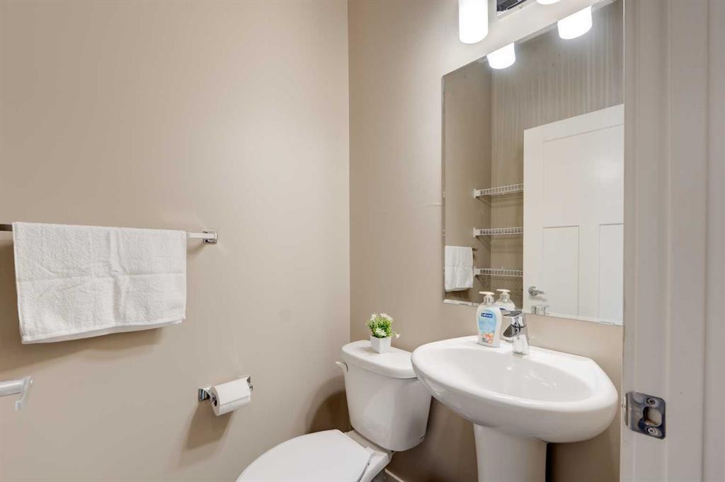 558 Evanston Manor Nw, Calgary, AB