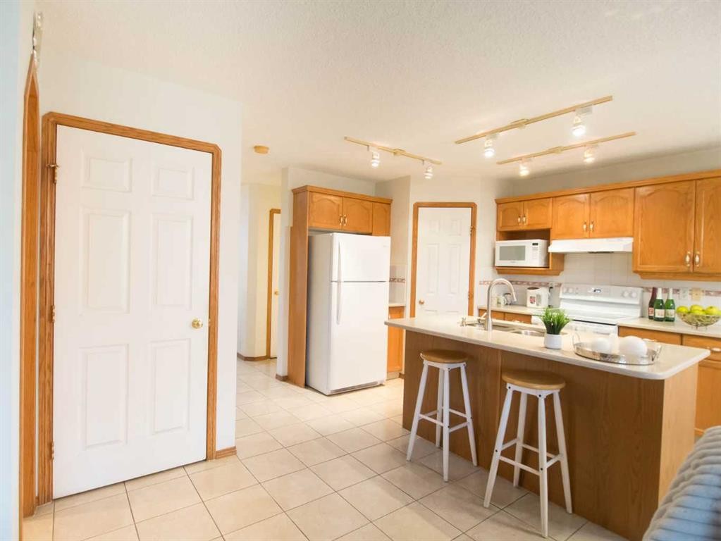 5209 Coral Shores Drive Ne, Calgary, AB