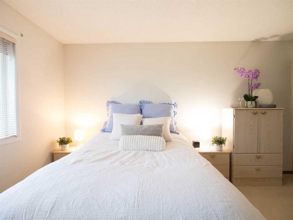 5209 Coral Shores Drive Ne, Calgary, AB