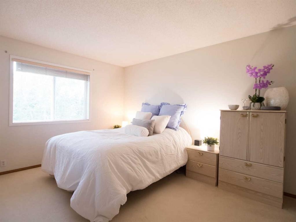 5209 Coral Shores Drive Ne, Calgary, AB