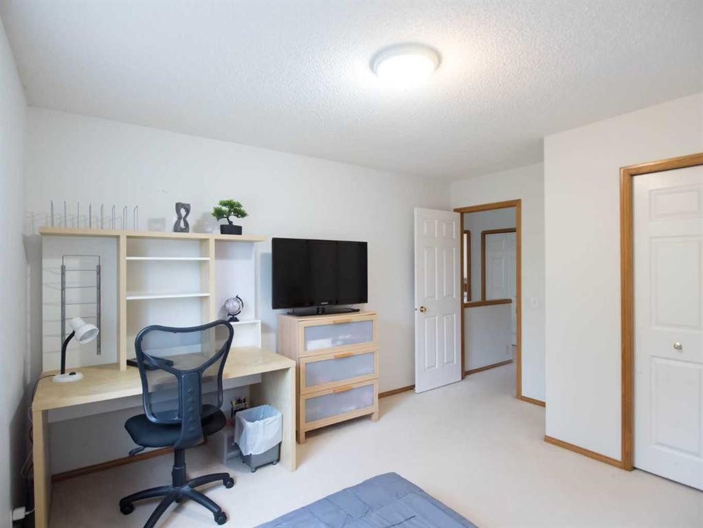 5209 Coral Shores Drive Ne, Calgary, AB