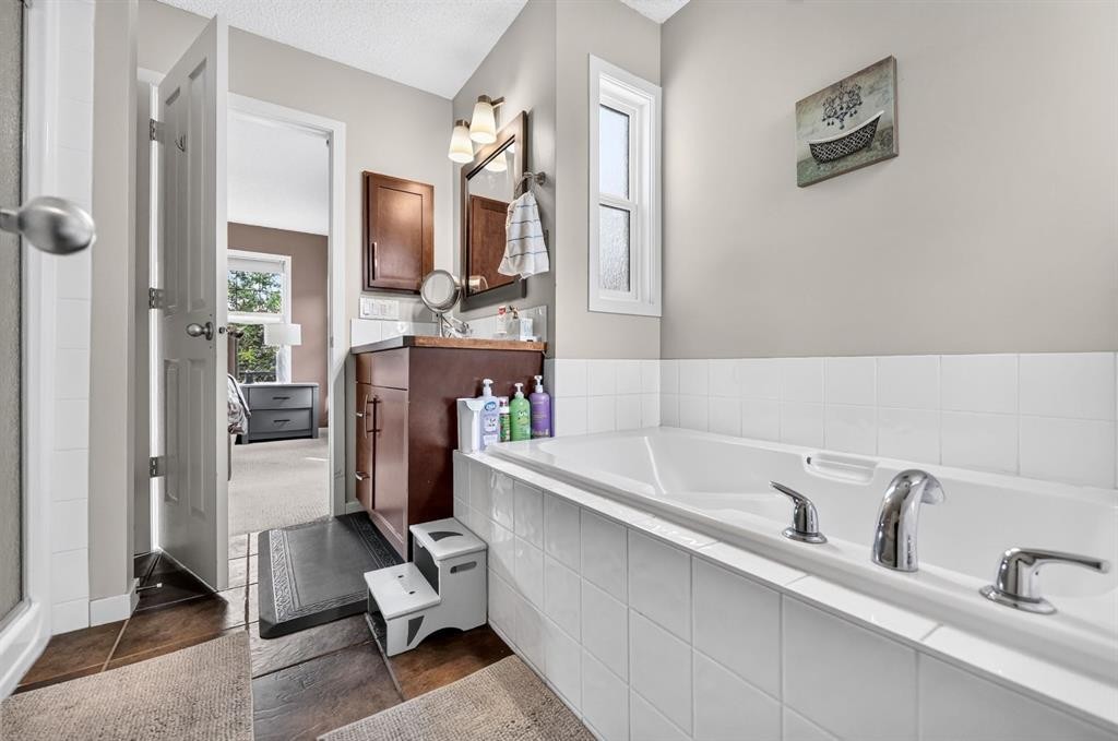 232 Silverado Range Close Sw, Calgary, AB