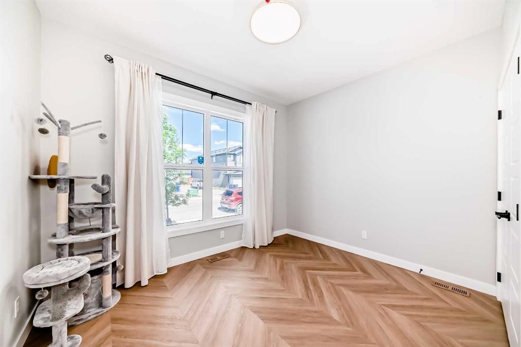 134 Versant View Sw, Calgary, AB