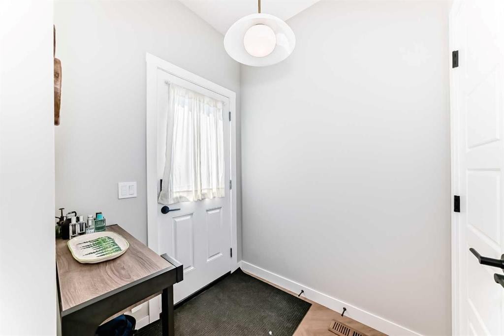 134 Versant View Sw, Calgary, AB