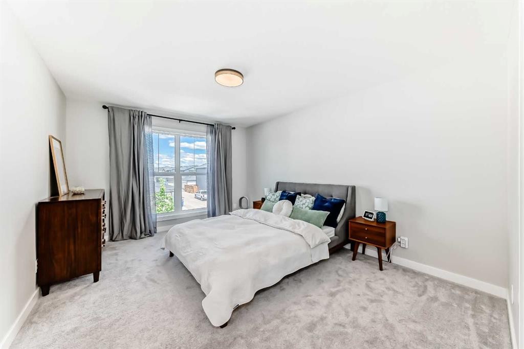 134 Versant View Sw, Calgary, AB