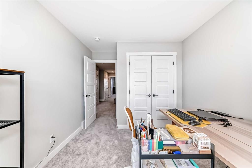 134 Versant View Sw, Calgary, AB