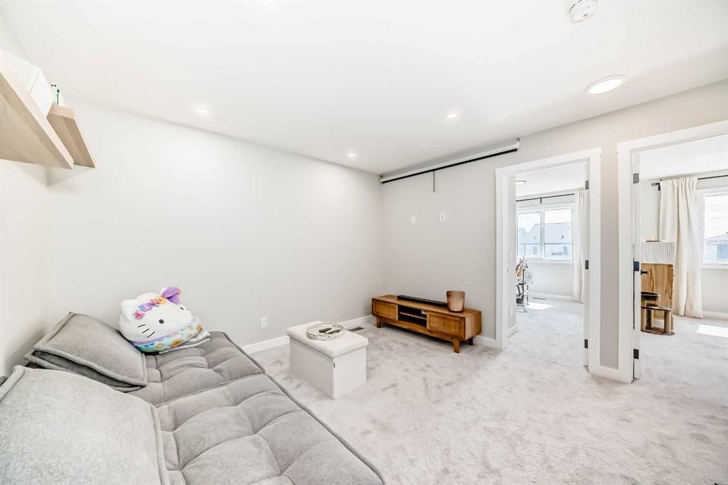 134 Versant View Sw, Calgary, AB