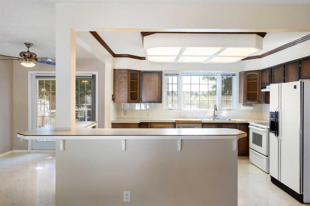 427 Queensland Road Se, Calgary, AB