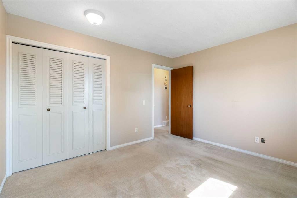 427 Queensland Road Se, Calgary, AB