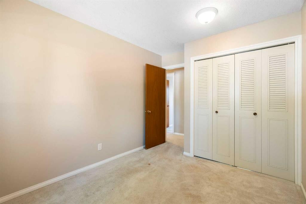 427 Queensland Road Se, Calgary, AB