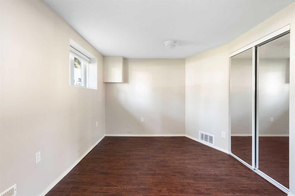 427 Queensland Road Se, Calgary, AB