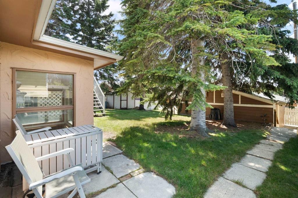 427 Queensland Road Se, Calgary, AB