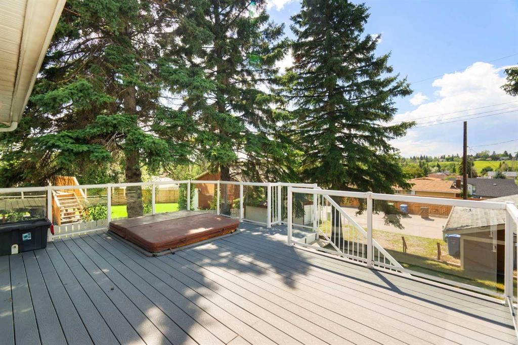 427 Queensland Road Se, Calgary, AB