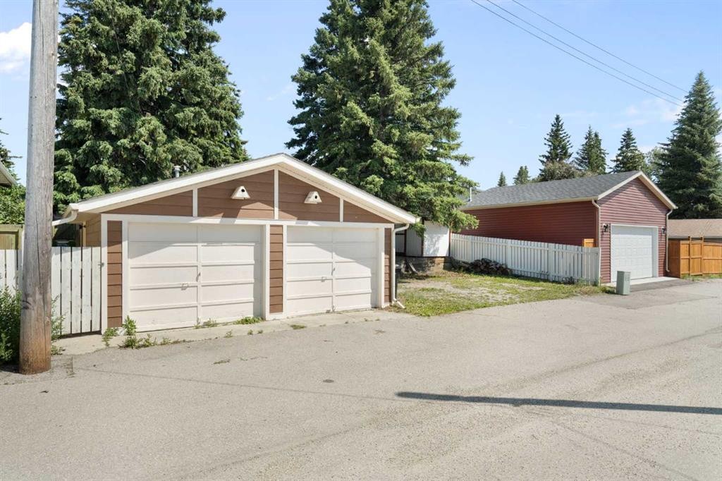 427 Queensland Road Se, Calgary, AB