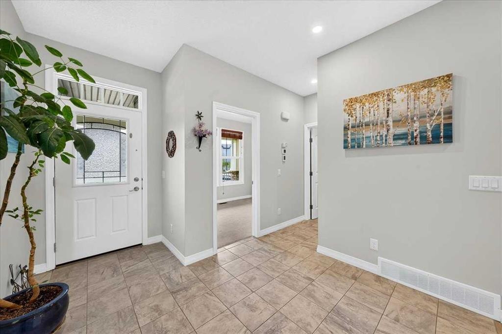 62 Evanscrest Road Nw, Calgary, AB - Indoor Photo Showing Other Room