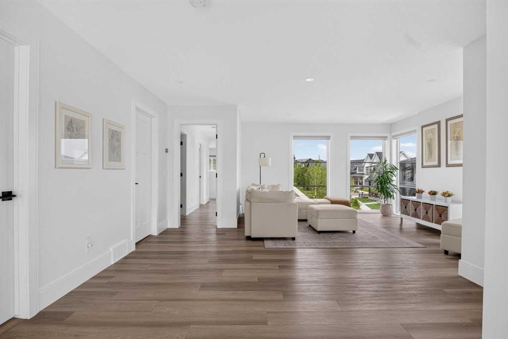 235 Treeline View Sw, Calgary, AB
