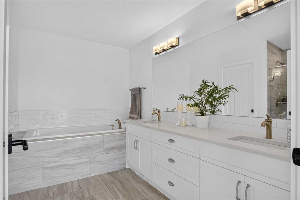 235 Treeline View Sw, Calgary, AB