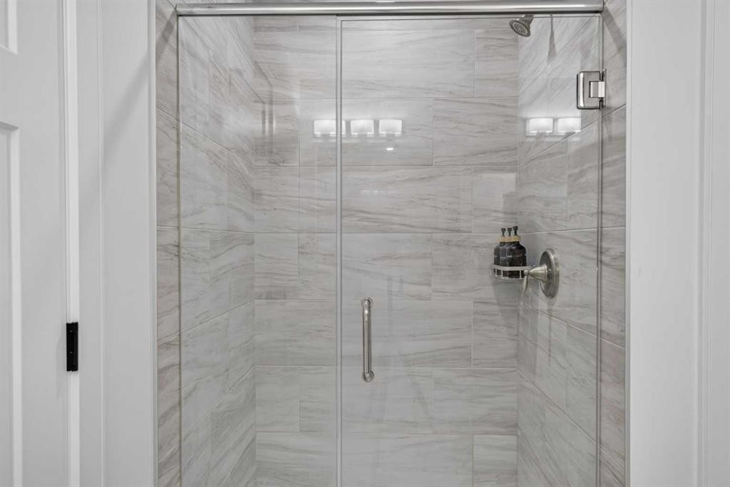 235 Treeline View Sw, Calgary, AB