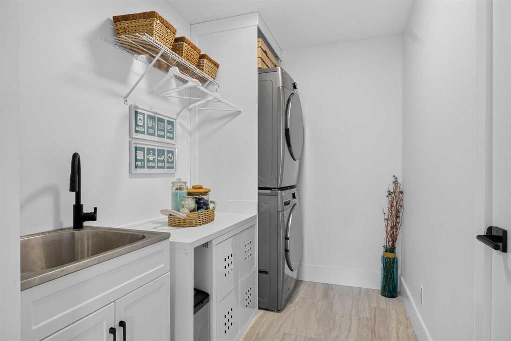 235 Treeline View Sw, Calgary, AB