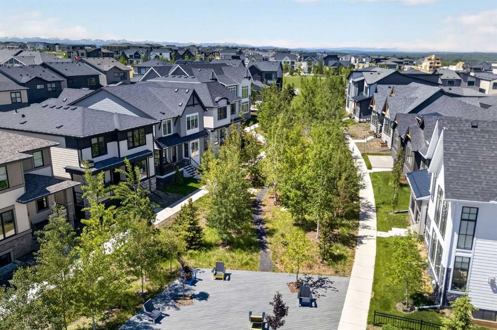 235 Treeline View Sw, Calgary, AB
