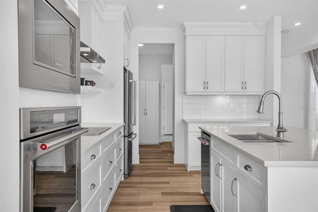 235 Treeline View Sw, Calgary, AB