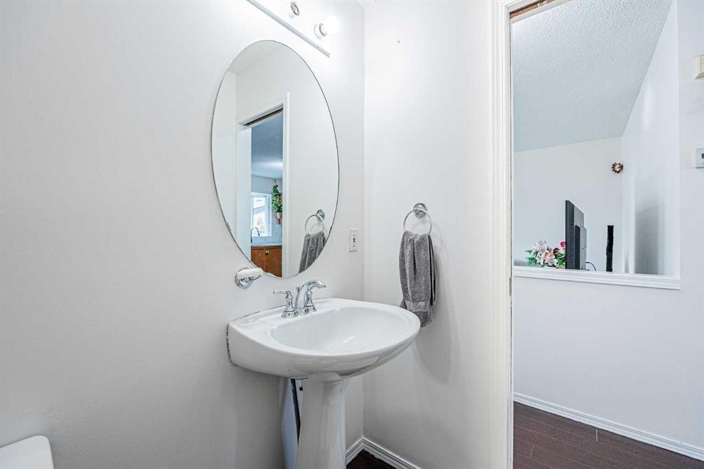 66 Martin Crossing Close Ne, Calgary, AB