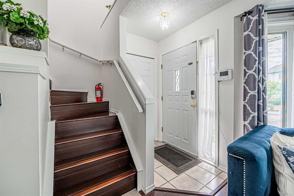 66 Martin Crossing Close Ne, Calgary, AB