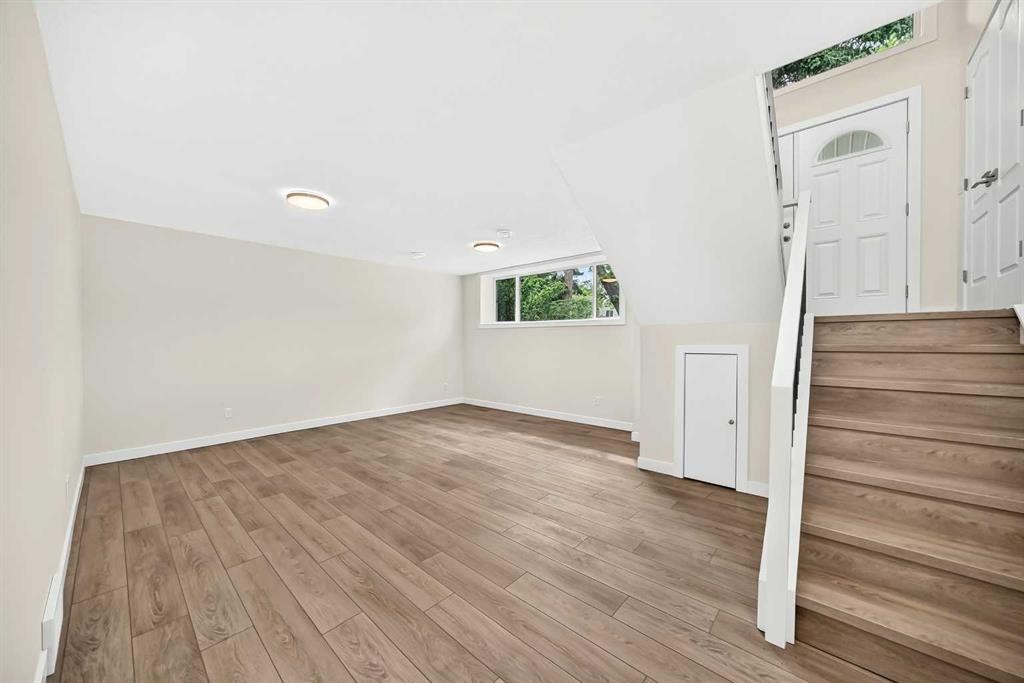 4016 37 Street Nw, Calgary, AB - Indoor Photo Showing Other Room