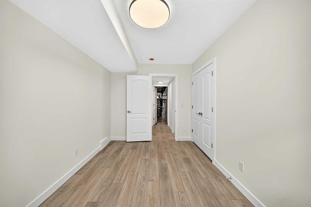 4016 37 Street Nw, Calgary, AB - Indoor Photo Showing Other Room