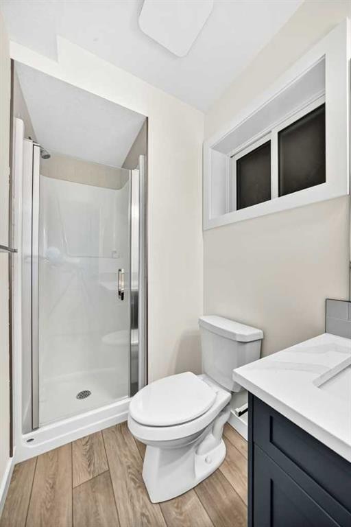 4016 37 Street Nw, Calgary, AB - Indoor Photo Showing Bathroom