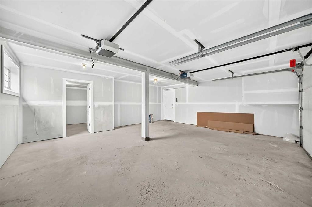 4016 37 Street Nw, Calgary, AB - Indoor Photo Showing Garage