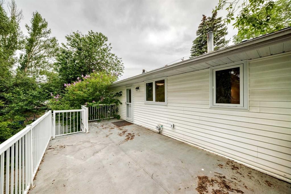 4016 37 Street Nw, Calgary, AB - Outdoor With Exterior