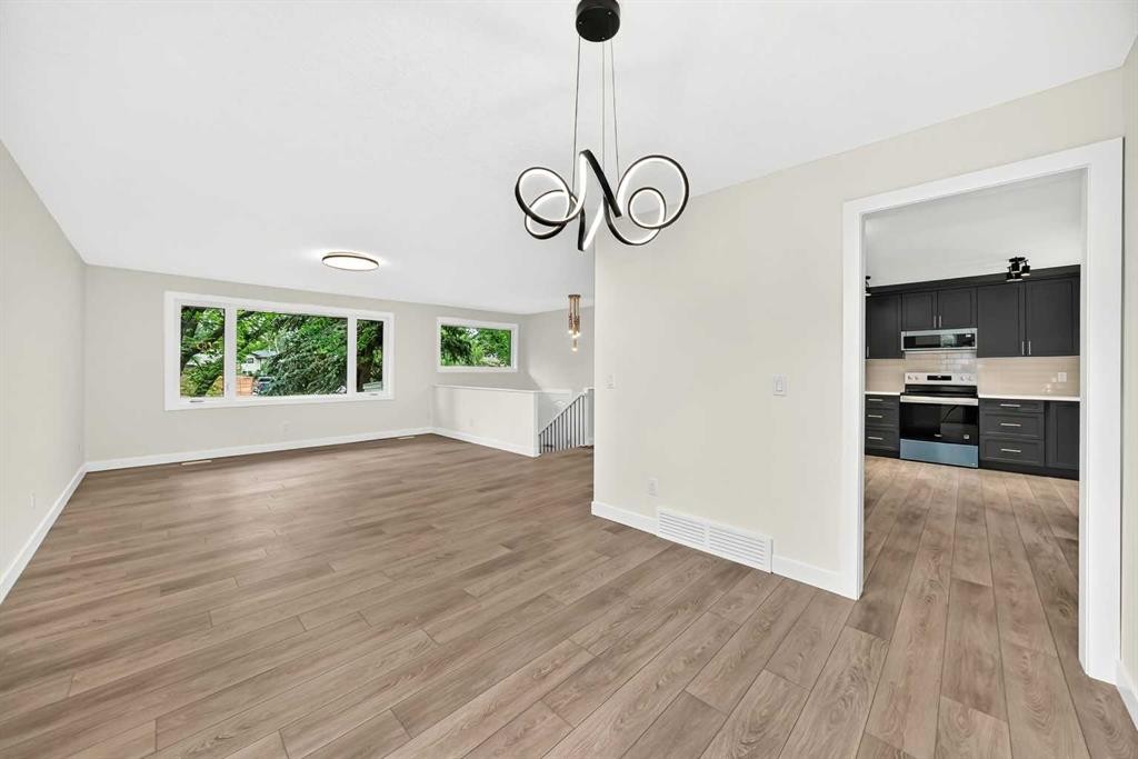 4016 37 Street Nw, Calgary, AB - Indoor