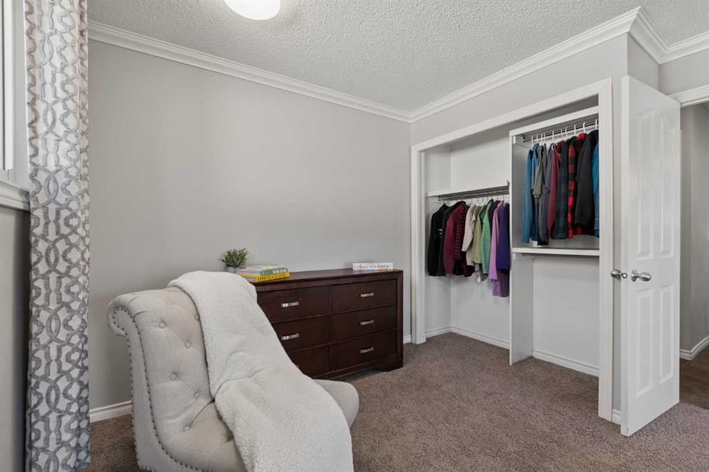 8011 Huntington Street Ne, Calgary, AB - Indoor
