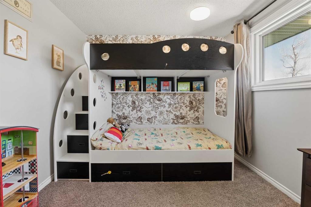 8011 Huntington Street Ne, Calgary, AB - Indoor